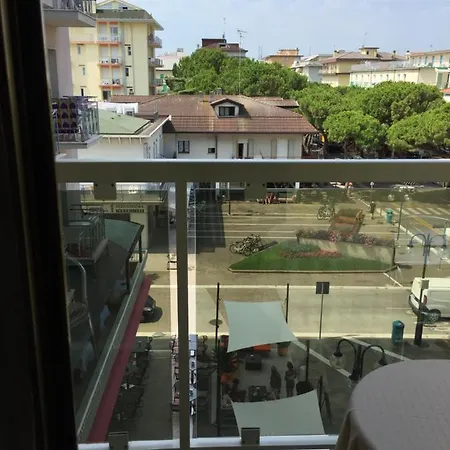 Da Monica -residence Foscolo ليدو دي يسولو