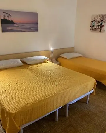 Di Monica Foscolo Apartamento